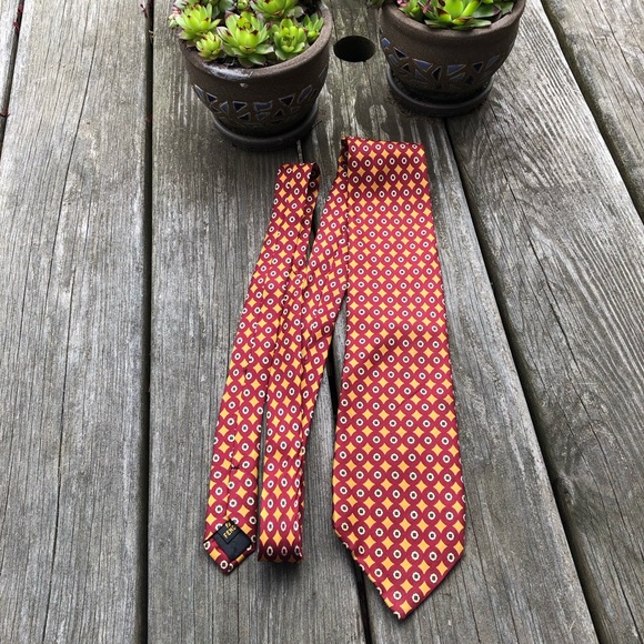 Vintage FENDI Neck Tie / Silk / Made in Italy / Red & Gold Geometric Design - Picture 7 of 7